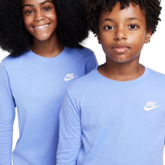 NWT Nike Futura Long Sleeve T-shirt - Picture 1 of 3